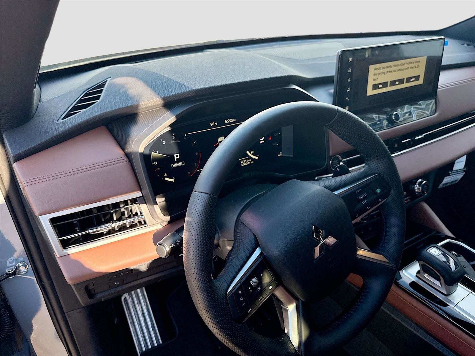 New 2025 Mitsubishi Outlander SEL image 9