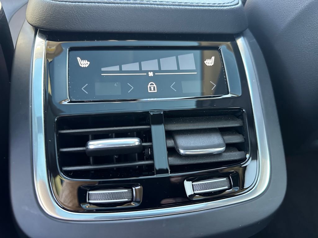 Used 2023 Volvo XC90 B6 Plus w/ Protection Package Premier image 26