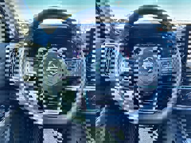 Used 2025 Nissan Pathfinder Platinum w/ Black Appearance Package image 25