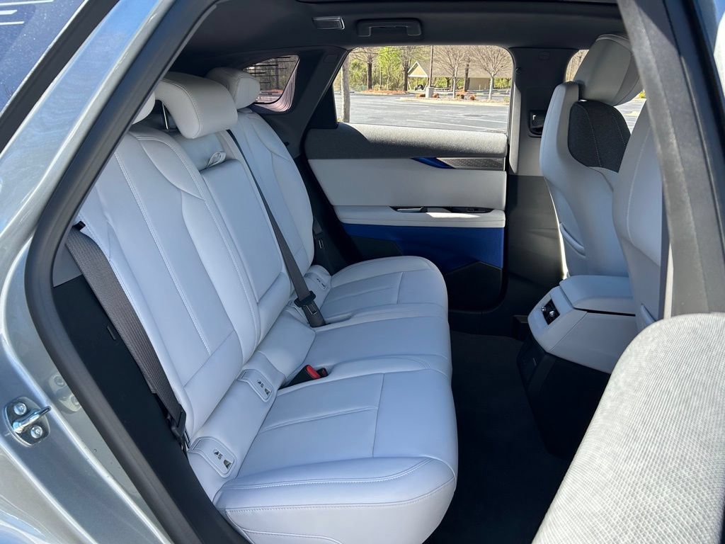 Used 2025 Cadillac Optiq Luxury 1 AWD/4WD image 53