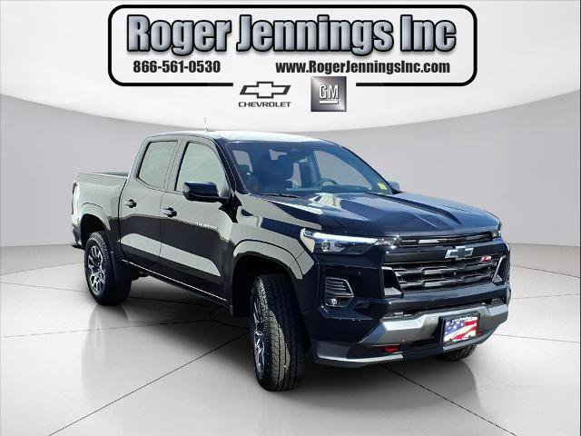 Used 2023 Chevrolet Colorado Z71 w/ Z71 Convenience Package 2 image 5
