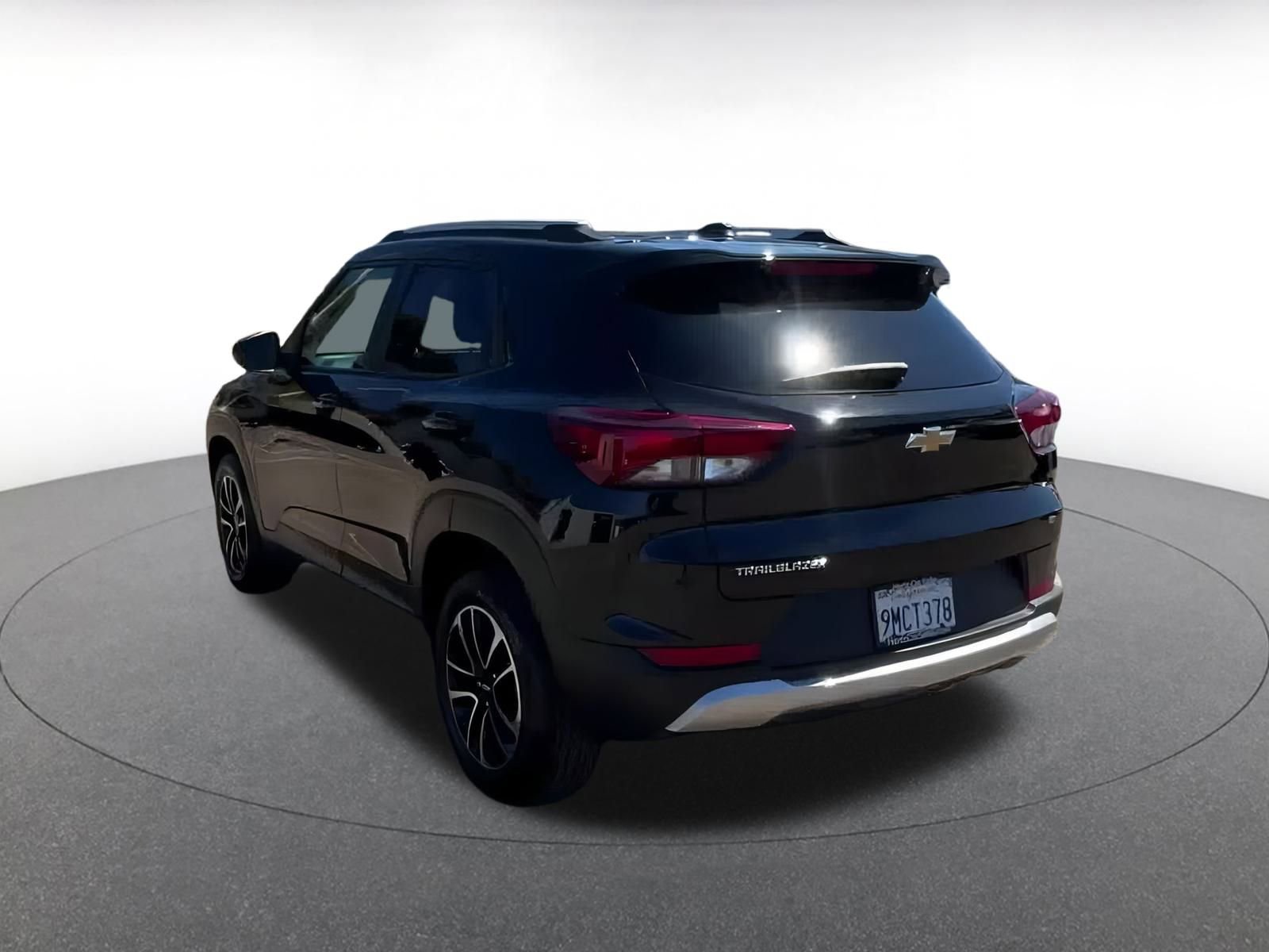 Used 2024 Chevrolet TrailBlazer LT w/ Driver Confidence Package image 11