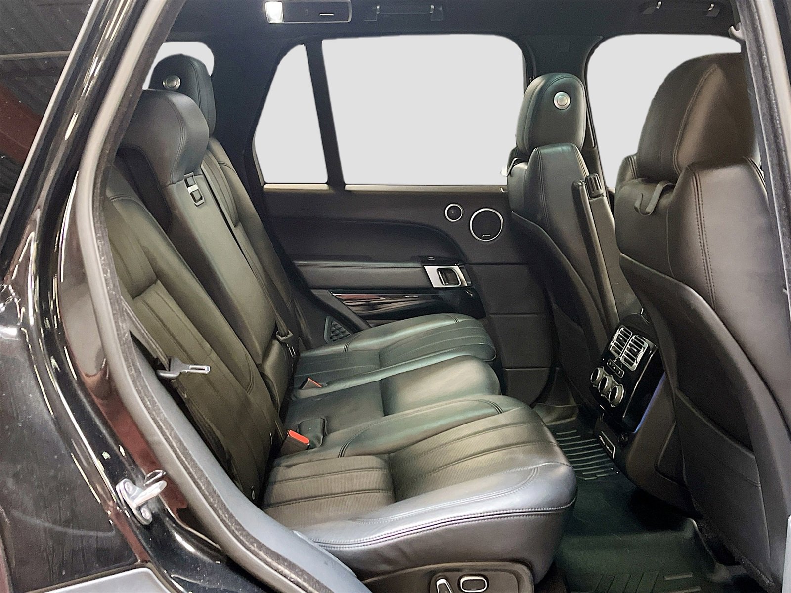 Used 2015 Land Rover Range Rover Supercharged image 29