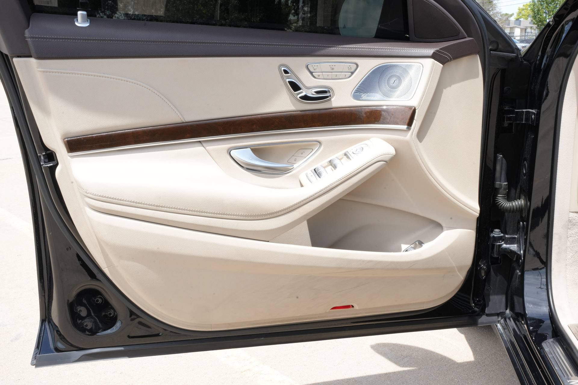 Used 2017 Mercedes-Benz S 550 Sedan image 16