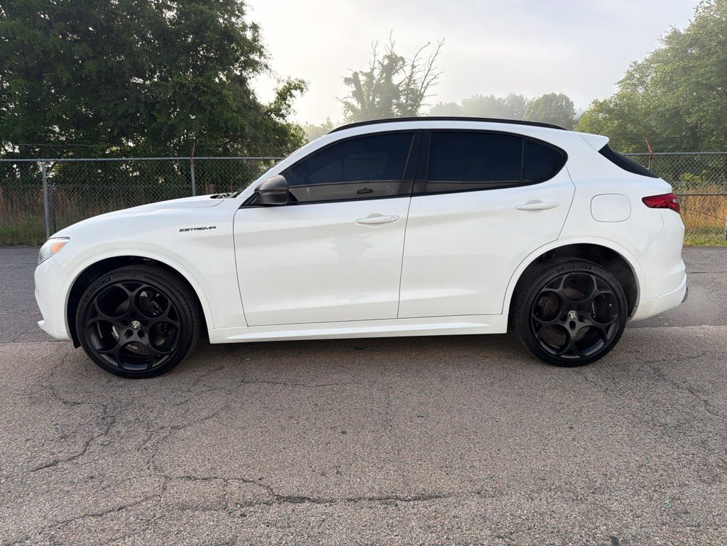Used 2023 Alfa Romeo Stelvio Estrema AWD/4WD image 5