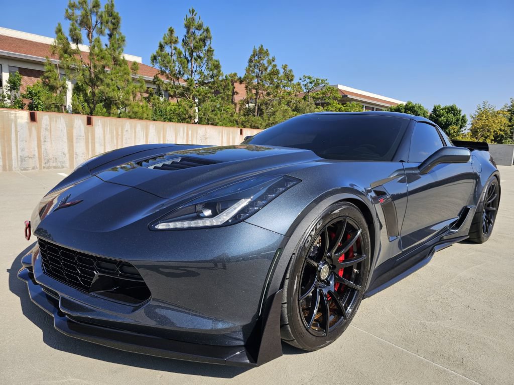 Used 2019 Chevrolet Corvette Z06 RWD image 2