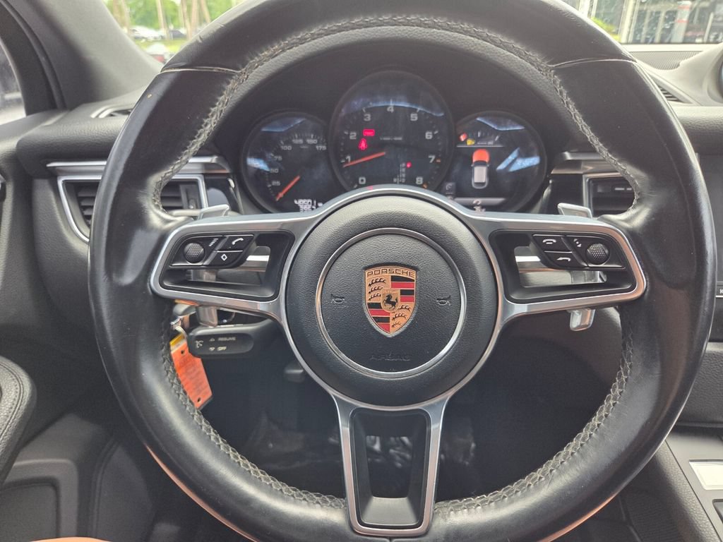 Used 2018 Porsche Macan AWD/4WD image 16