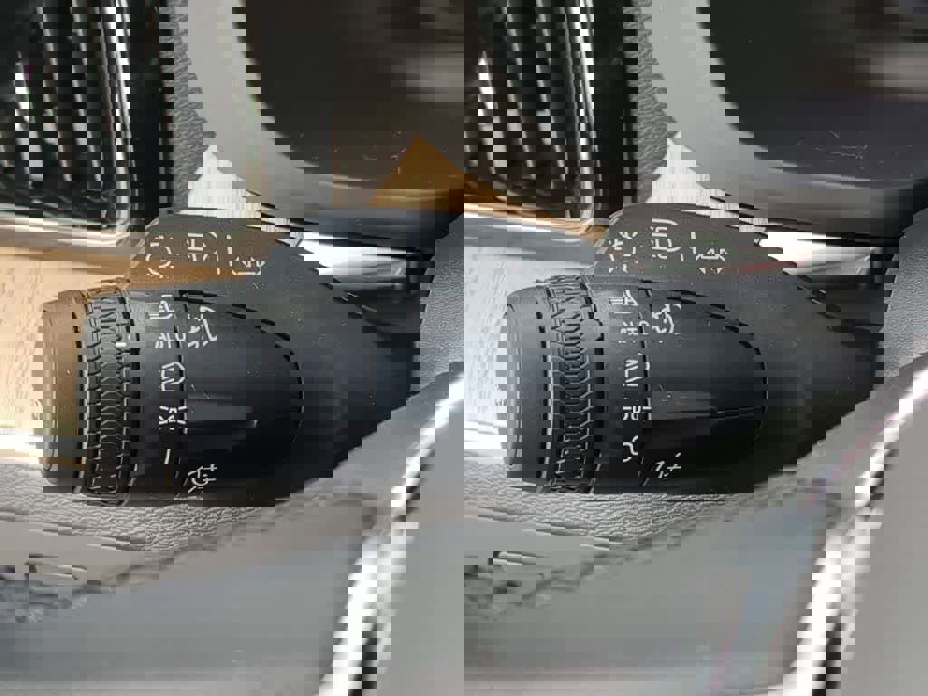 New 2026 Volvo XC60 B5 Plus w/ Protection Package Premier image 25