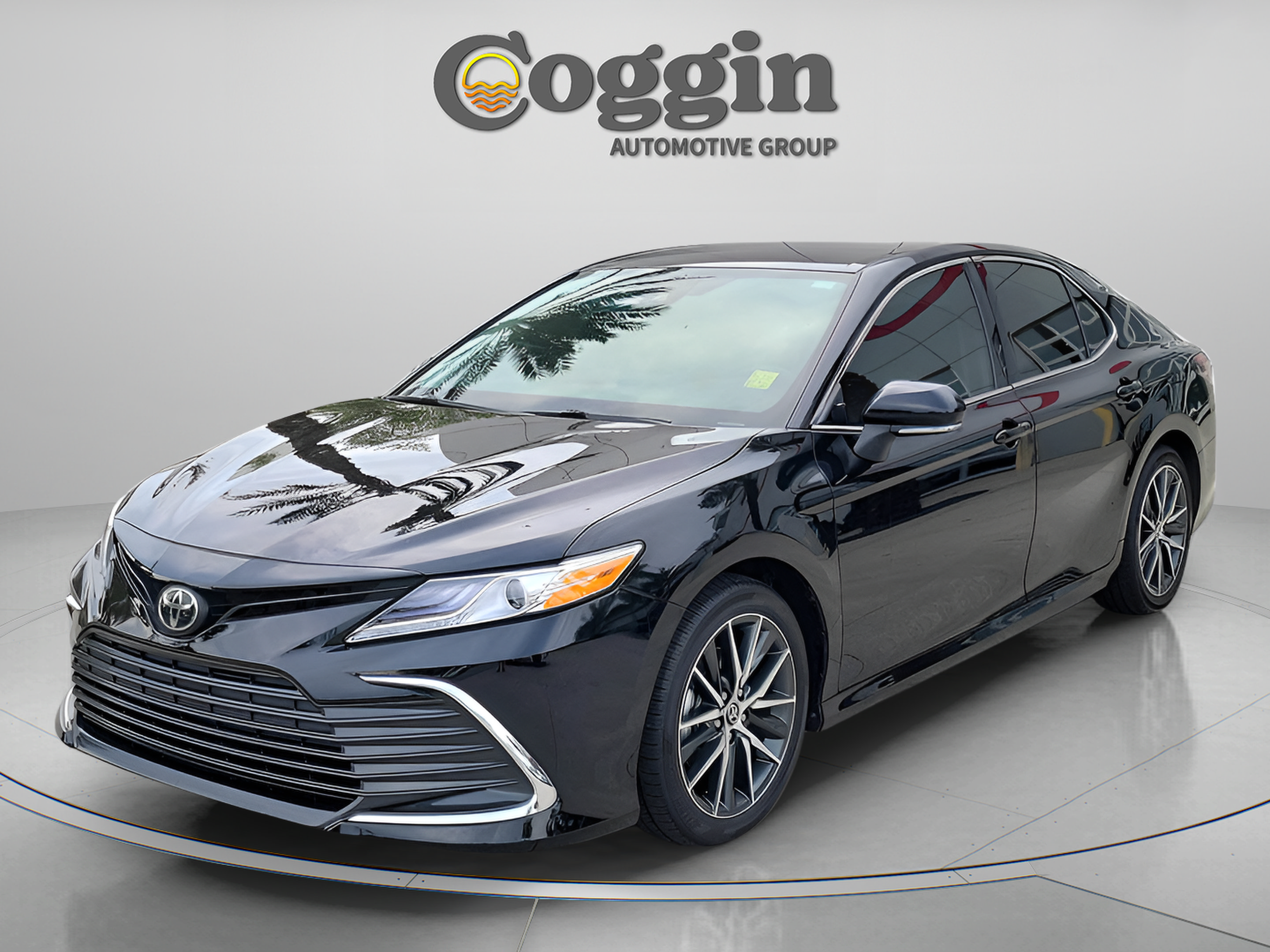 Used 2024 Toyota Camry XLE FWD image 1