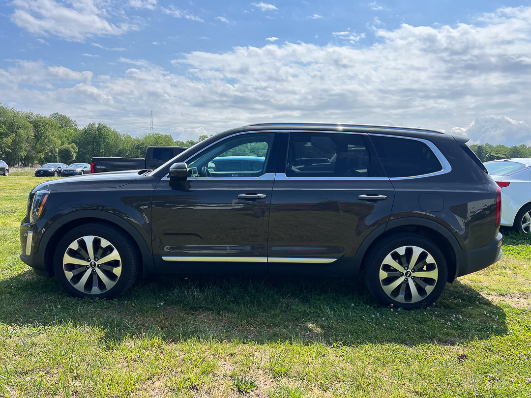 Used 2021 Kia Telluride S FWD image 2