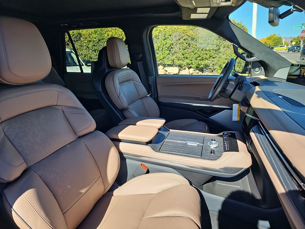 New 2025 Lincoln Navigator Black Label image 22