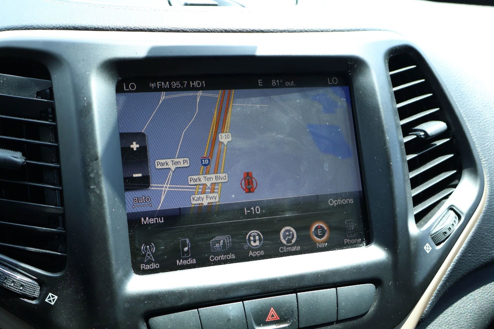 Used 2014 Jeep Cherokee Limited FWD image 28
