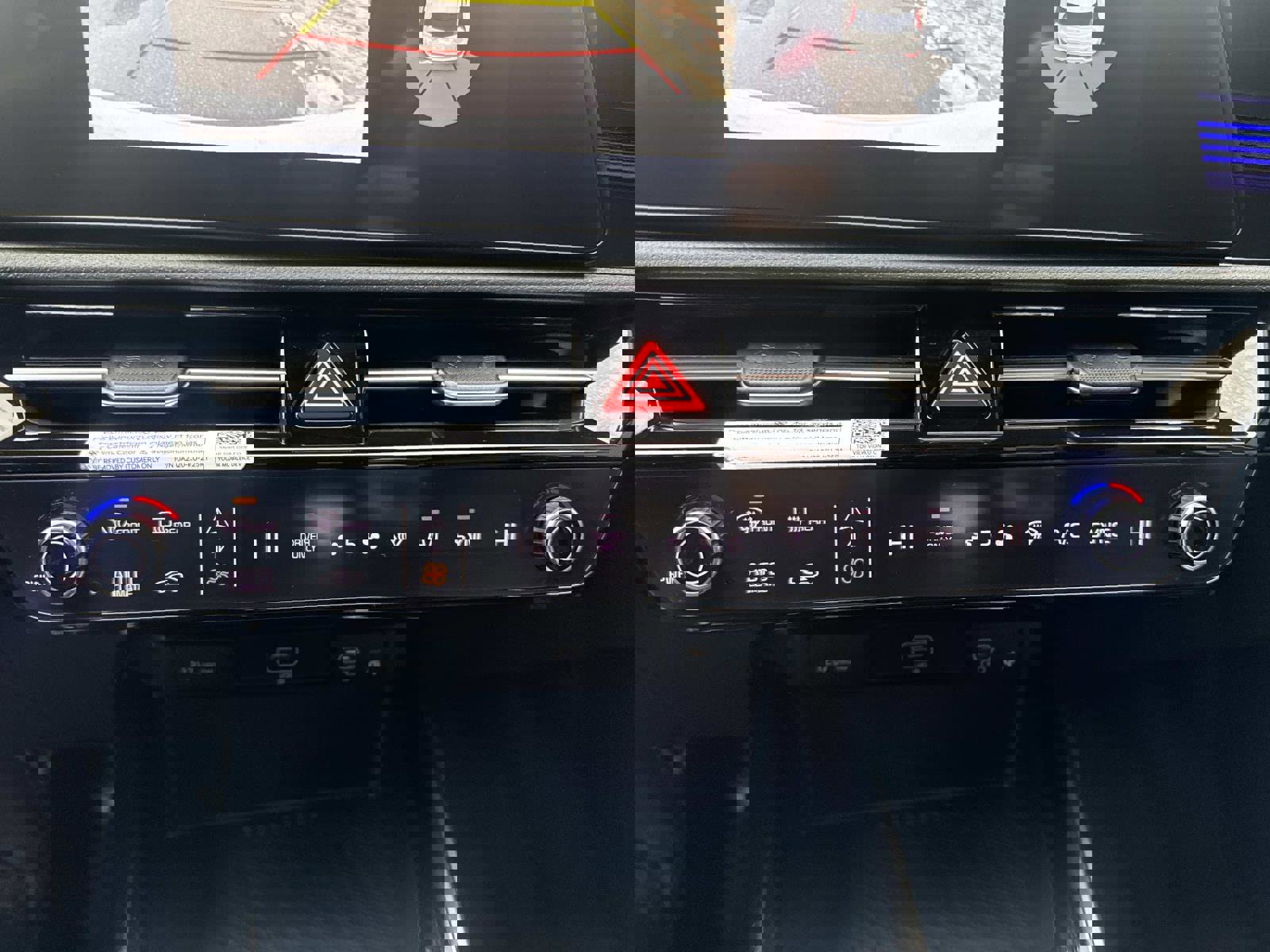 Used 2023 Kia Niro EX image 24