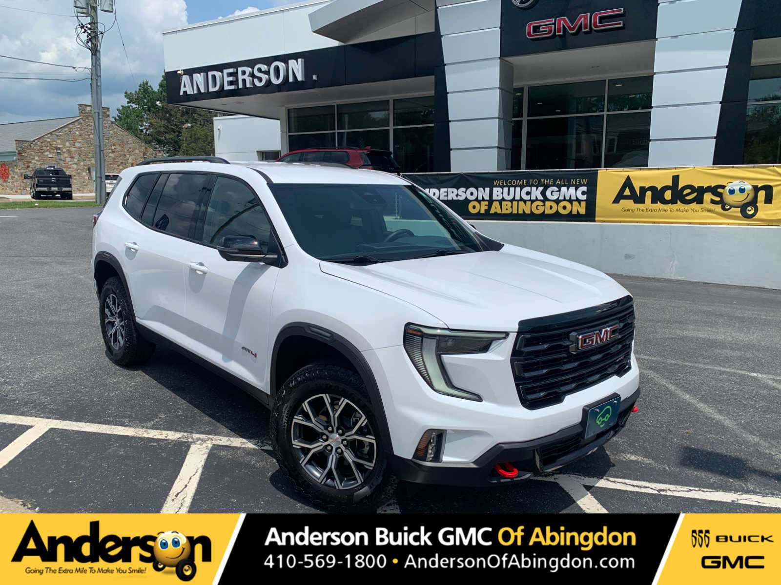 Used 2025 GMC Acadia AT4 AWD/4WD image 1