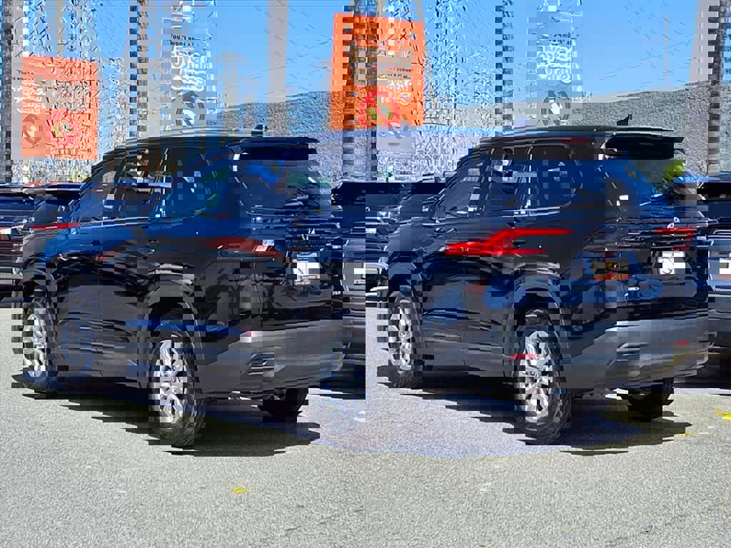 Certified 2025 Toyota Grand Highlander XLE image 4