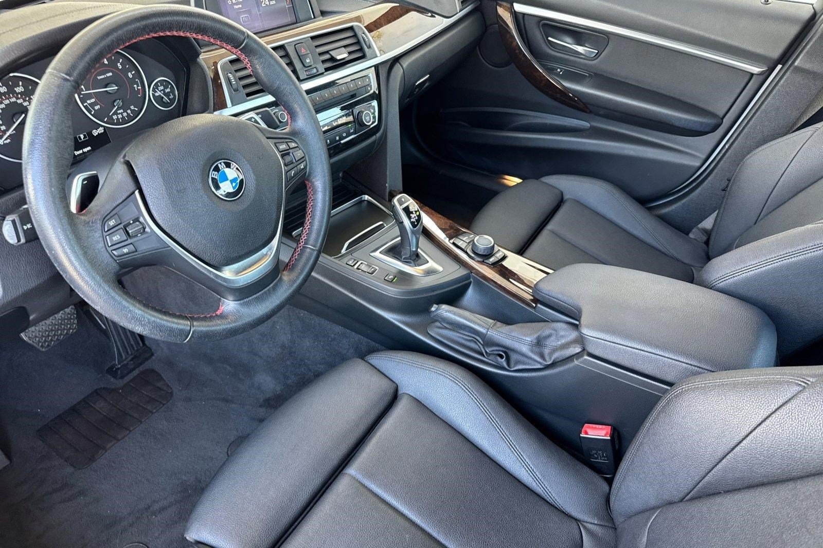 Used 2018 BMW 330i Sedan RWD image 4