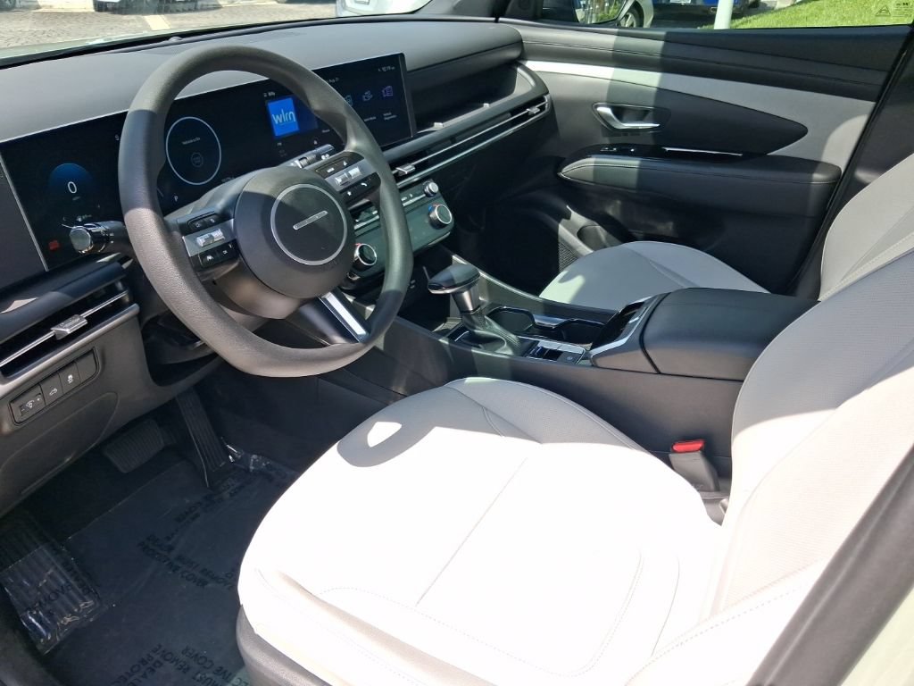 Used 2025 Hyundai Santa Cruz SEL FWD image 12