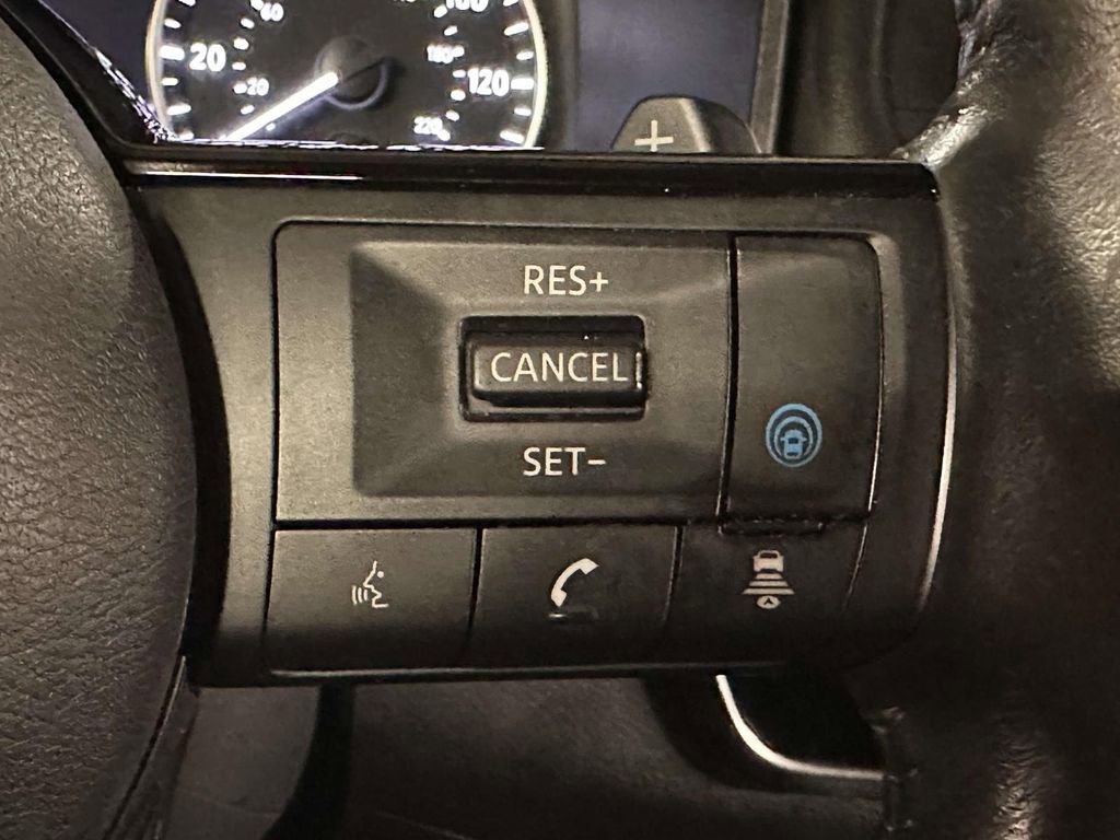 Used 2023 Nissan Rogue SL image 24
