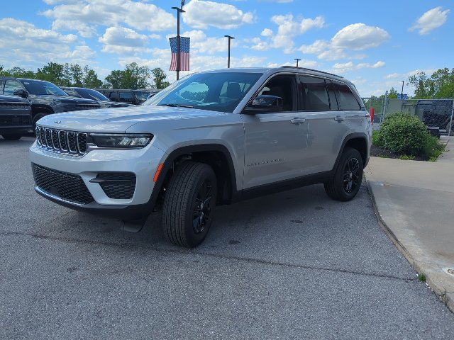 New 2026 Jeep Grand Cherokee Laredo X AWD/4WD image 5