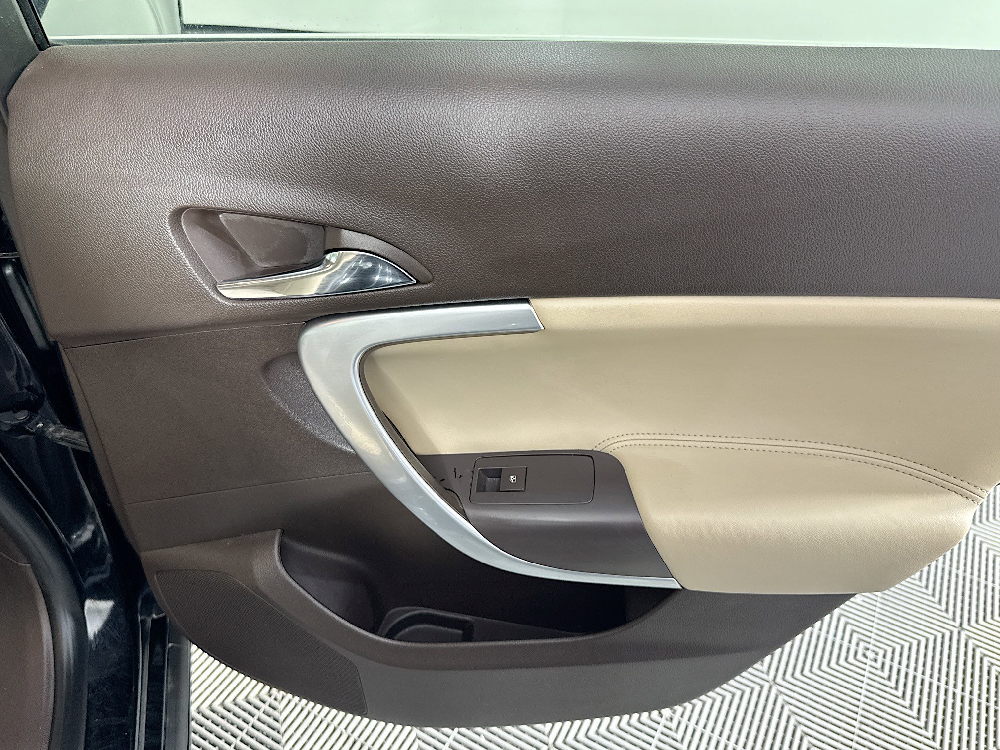 Used 2017 Buick Regal Sport Touring FWD image 26