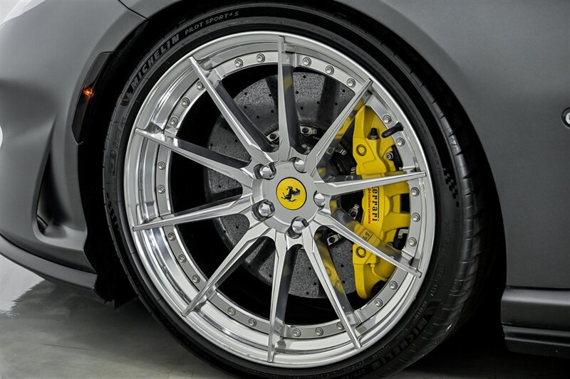 Used 2020 Ferrari 812 Superfast RWD image 13