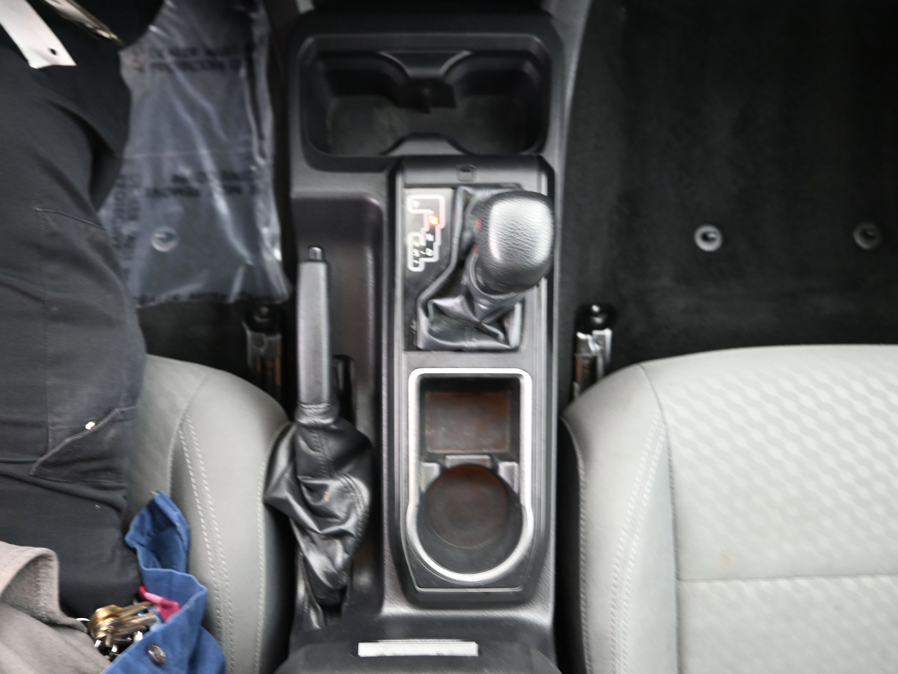 Used 2022 Toyota Tacoma SR image 11