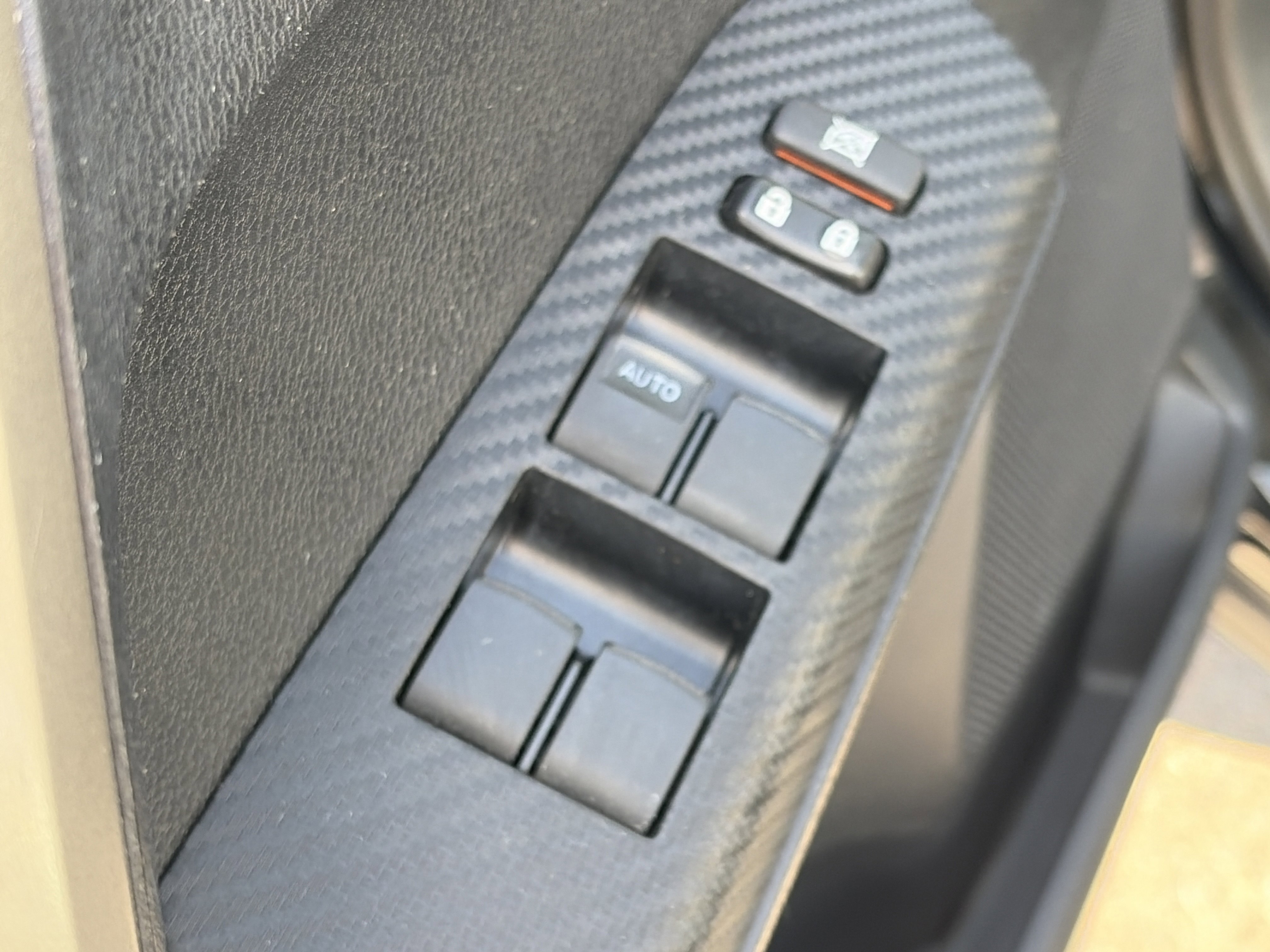 Used 2015 Toyota RAV4 XLE AWD/4WD image 13