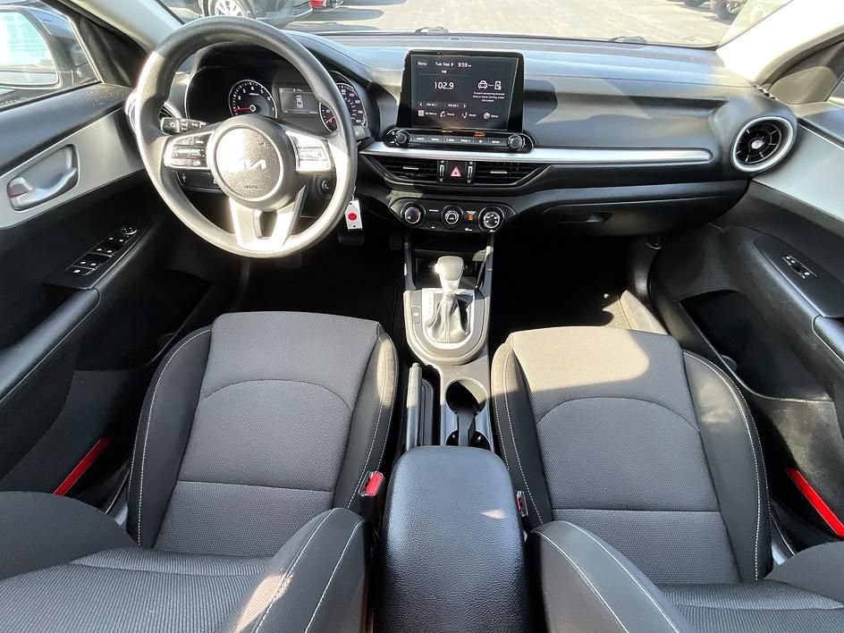 Used 2023 Kia Forte LXS FWD image 3