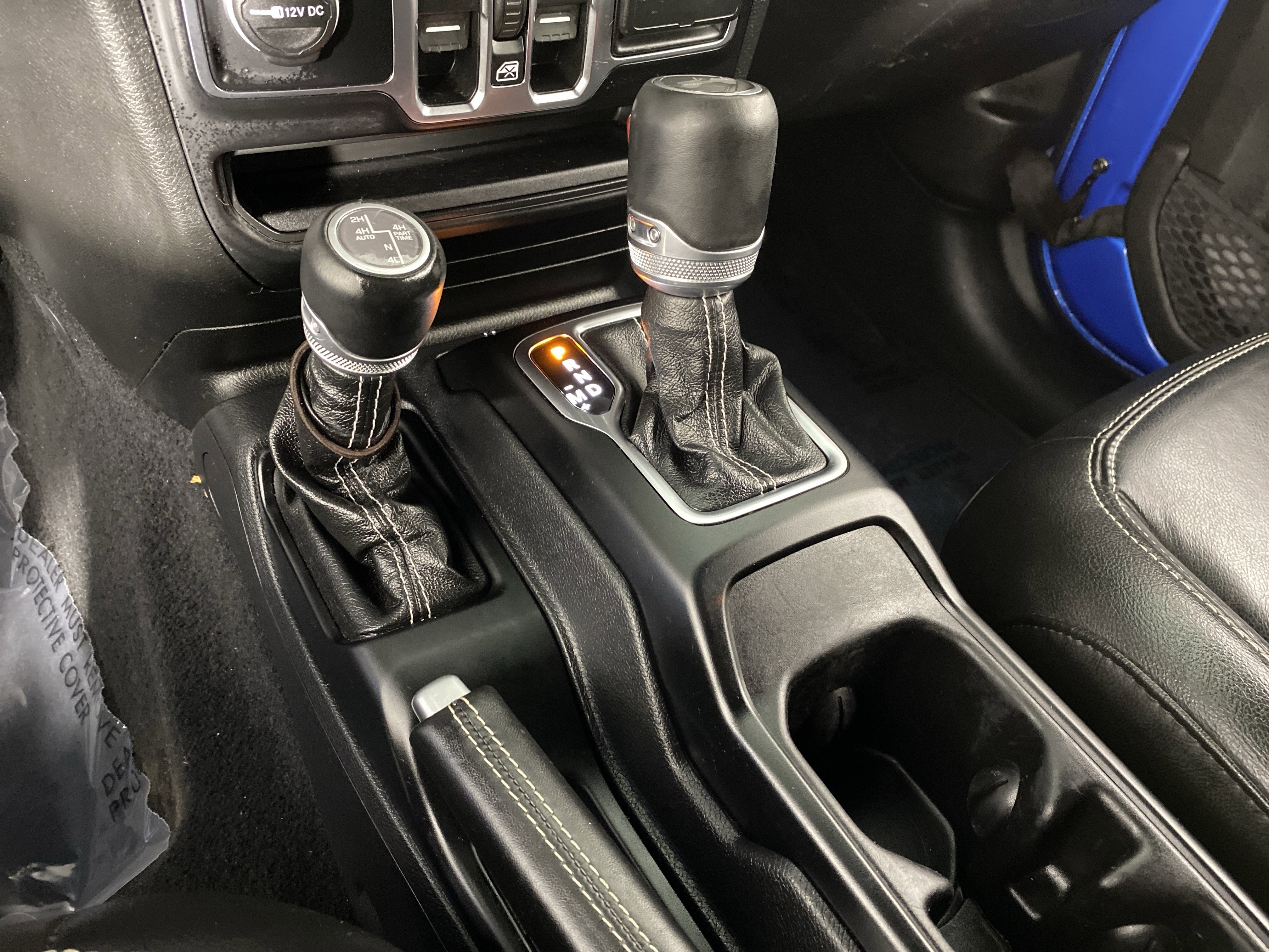 Used 2023 Jeep Wrangler Sahara w/ Cold Weather Group image 31