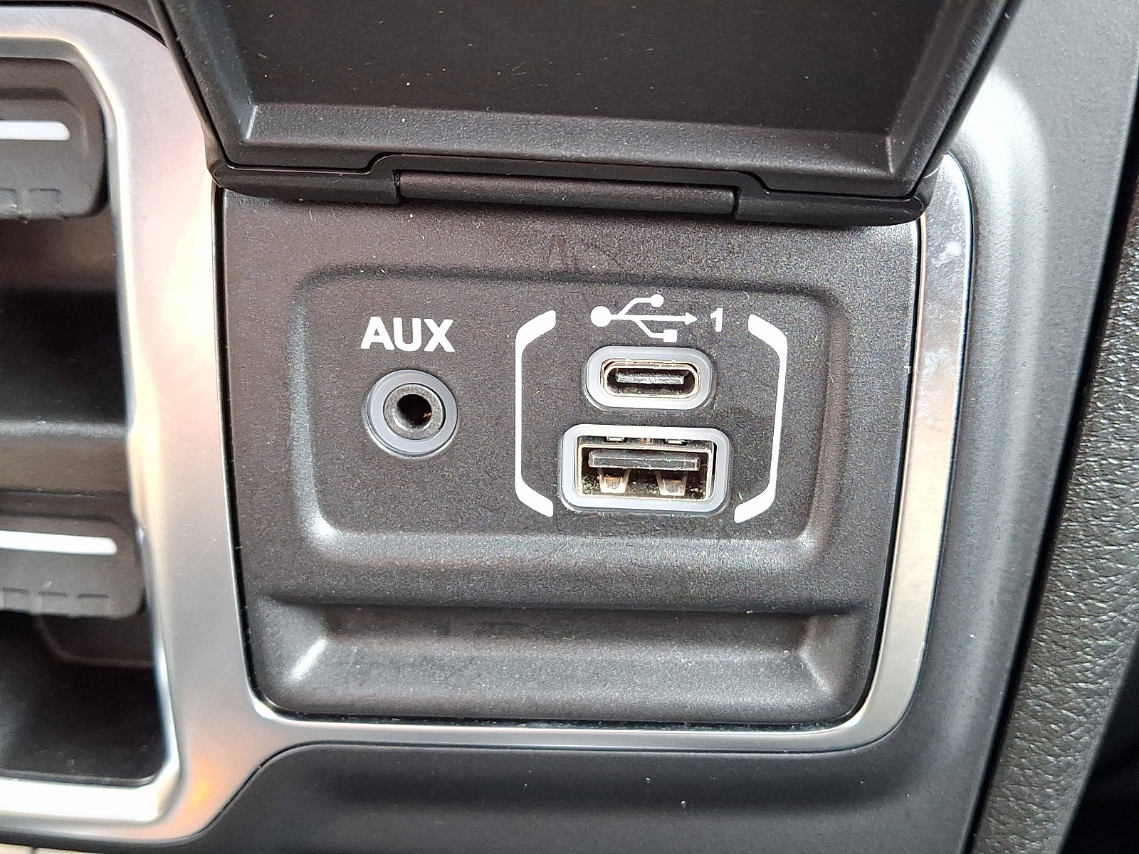 Used 2025 Jeep Wrangler Unlimited Rubicon image 23