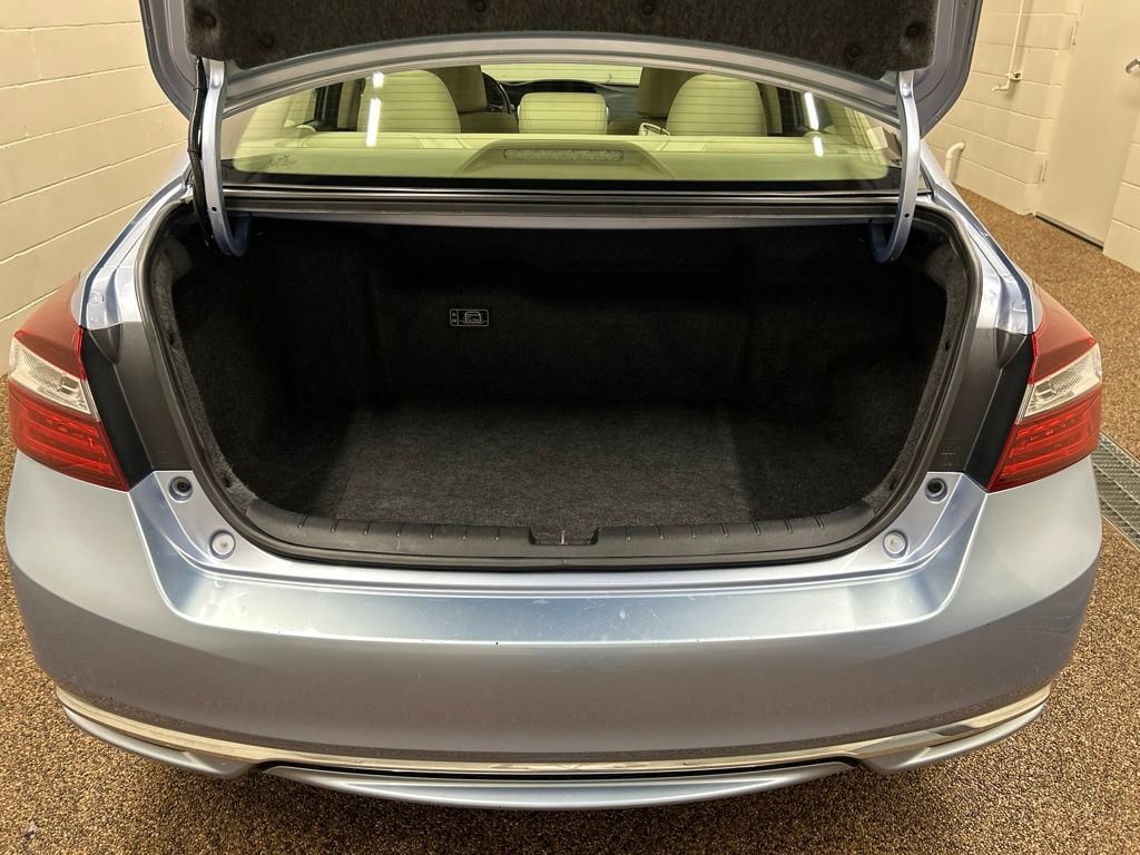 Used 2017 Honda Accord EX-L image 7