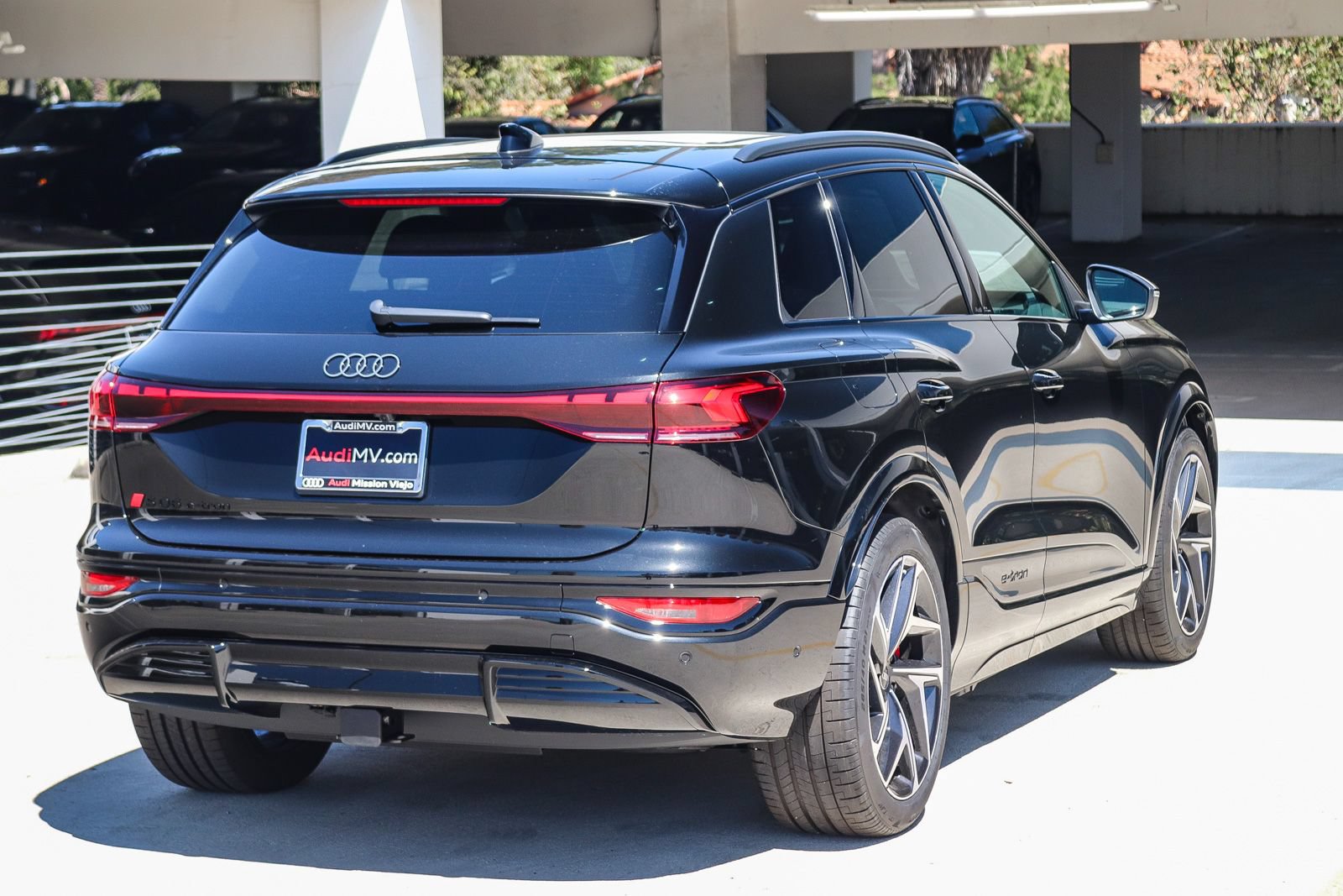 New 2027 Audi SQ6 e-tron Prestige AWD/4WD image 6