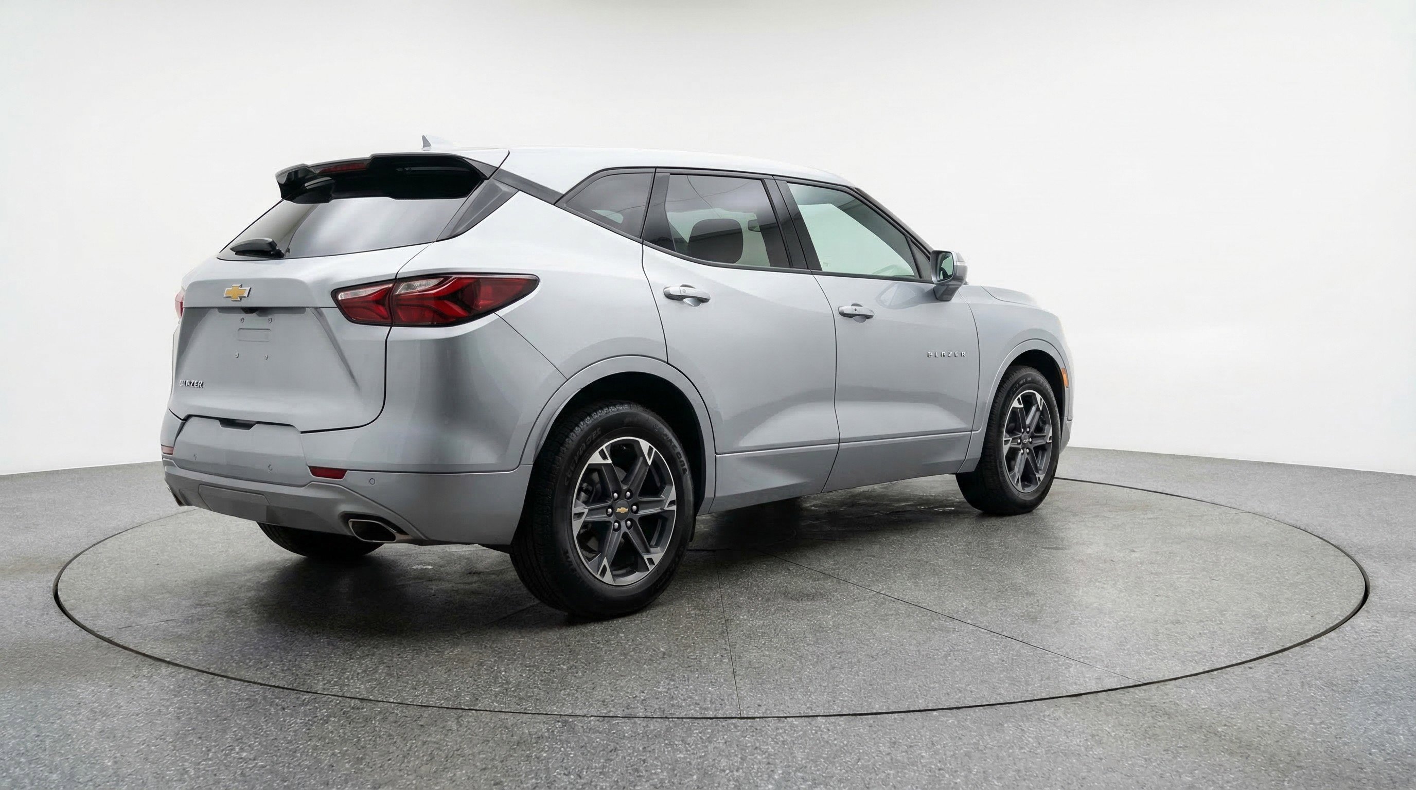 Used 2025 Chevrolet Blazer LT image 9