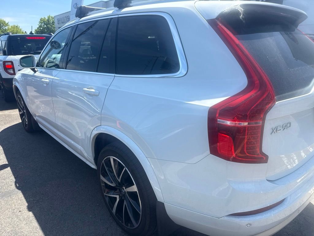 Used 2022 Volvo XC90 T6 Momentum w/ Advanced Package AWD/4WD image 9