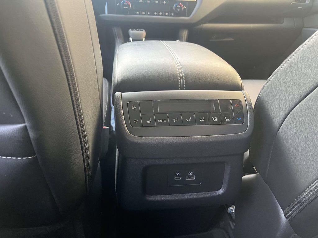 Used 2023 Nissan Pathfinder SL w/ SL Premium Package image 13