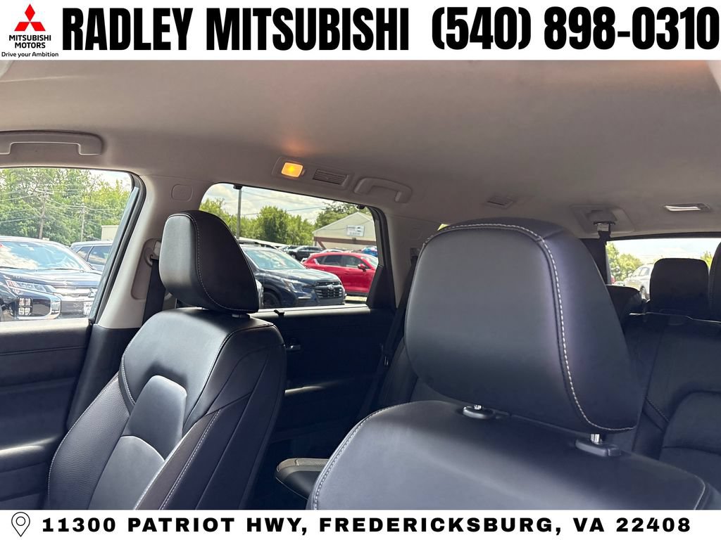 Used 2023 Nissan Pathfinder SL AWD/4WD image 2