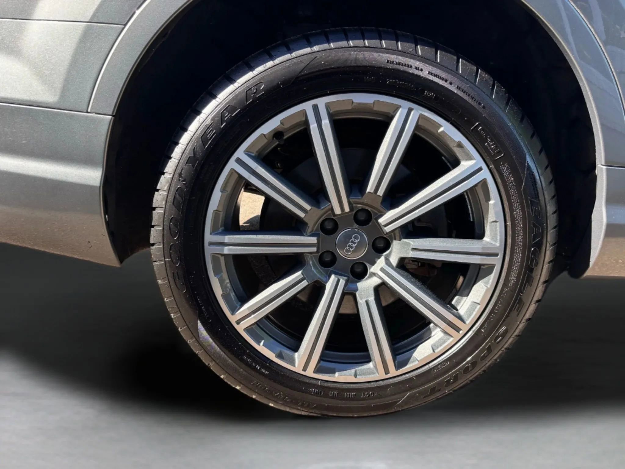 Used 2018 Audi Q7 2.0T Premium Plus w/ Premium Plus Package AWD/4WD image 44