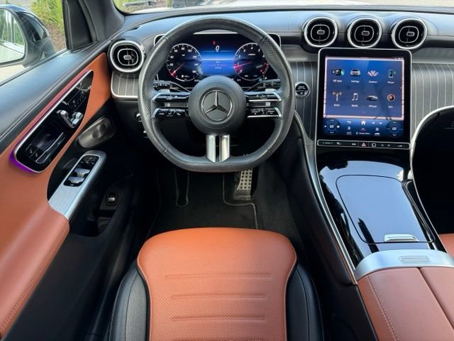 Used 2024 Mercedes-Benz GLC 300 4MATIC image 11