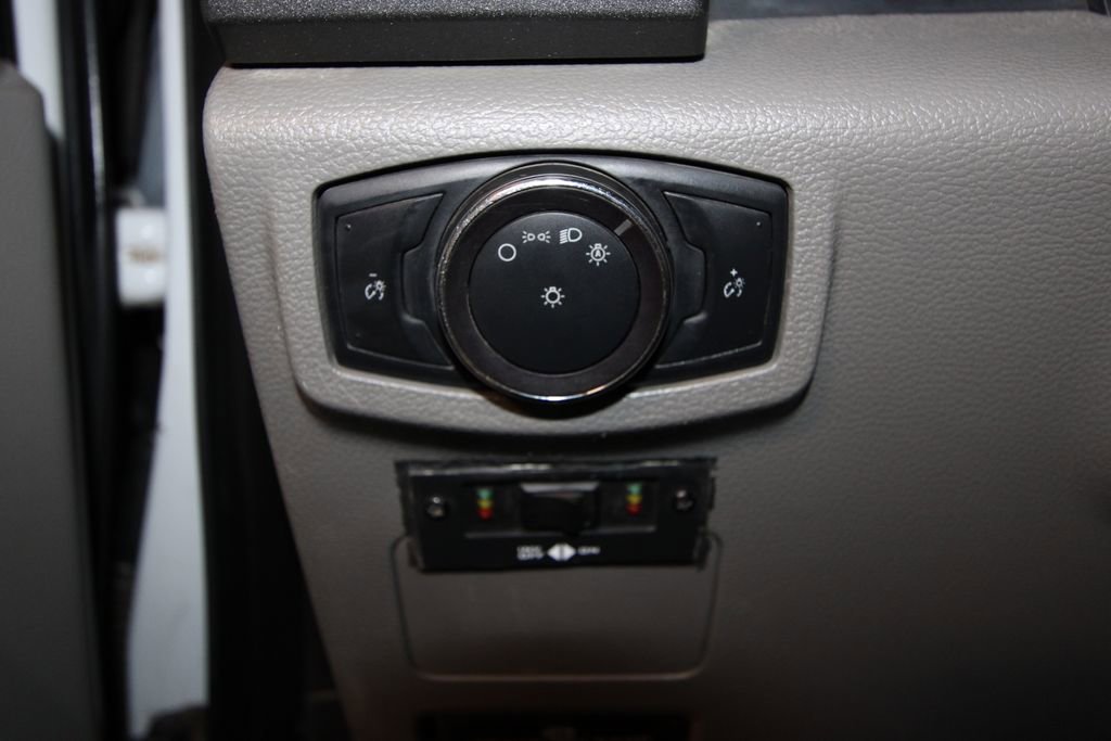 Used 2019 Ford F550 4x4 Regular Cab Super Duty image 9