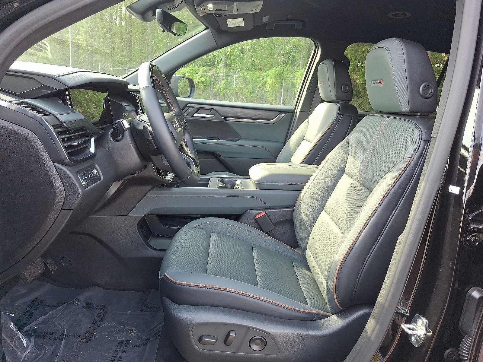 Used 2026 GMC Acadia AT4 w/ Super Cruise Package AWD/4WD image 14