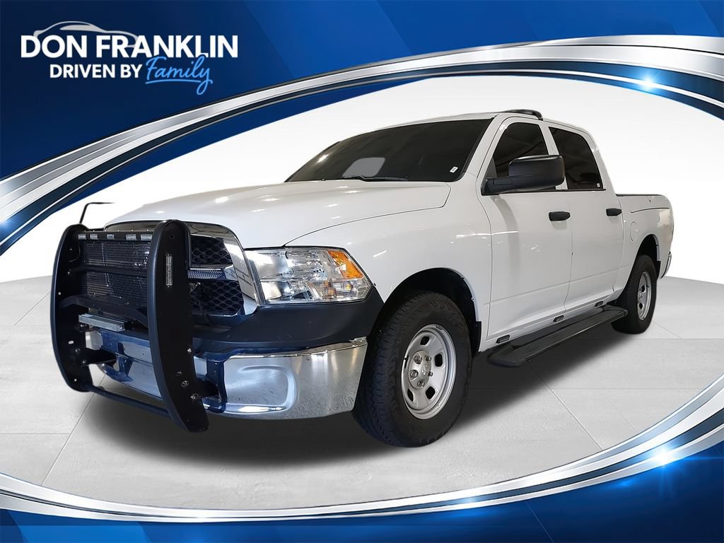 Used 2022 RAM 1500 4x4 Crew Cab Classic w/ Chrome Appearance Group