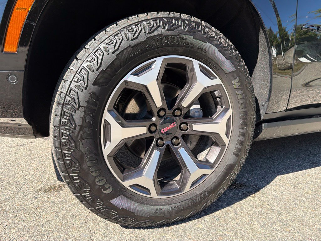 Used 2026 GMC Yukon AT4 Ultimate AWD/4WD image 13