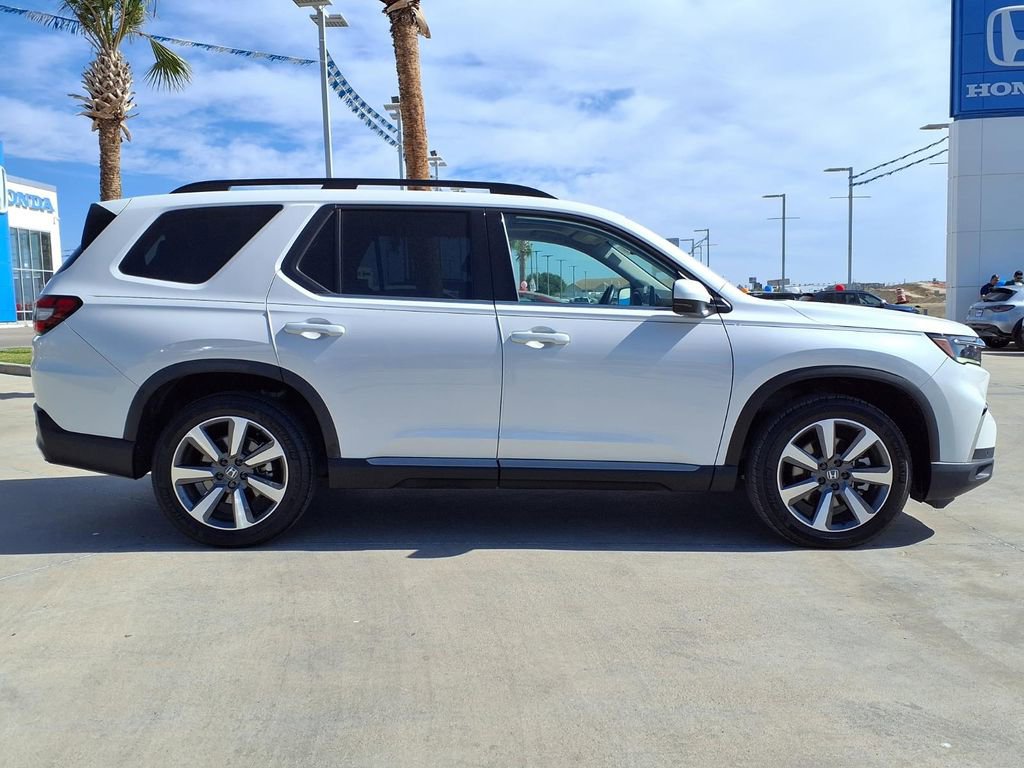 Certified 2024 Honda Pilot Touring image 8
