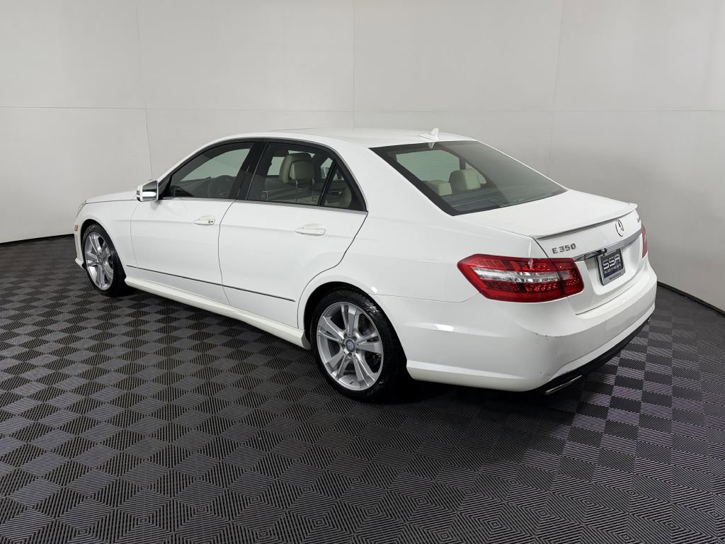 Used 2013 Mercedes-Benz E 350 4MATIC Sedan image 9
