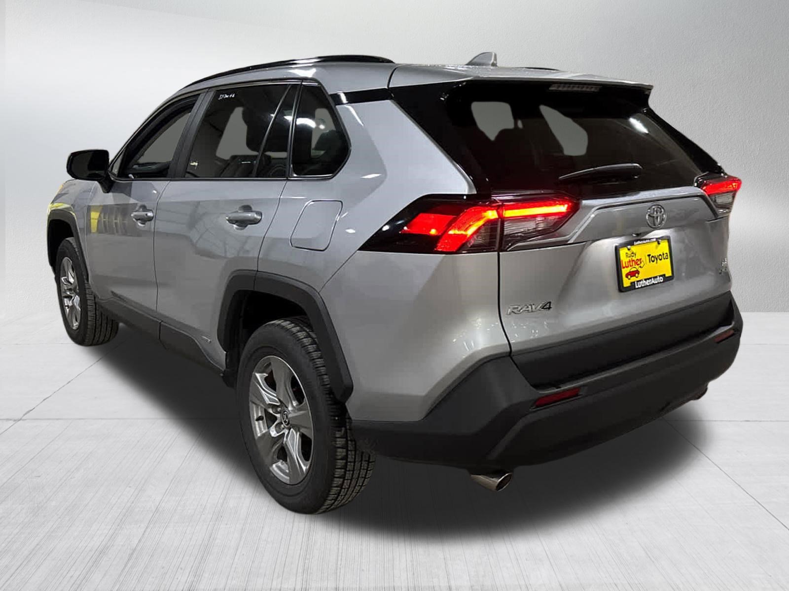 Certified 2025 Toyota RAV4 LE AWD/4WD image 4