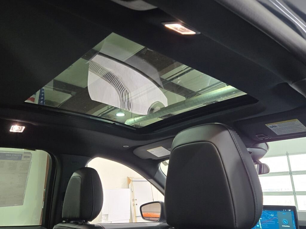 New 2025 Ford Escape ST-Line w/ Tech Pack #1 image 11