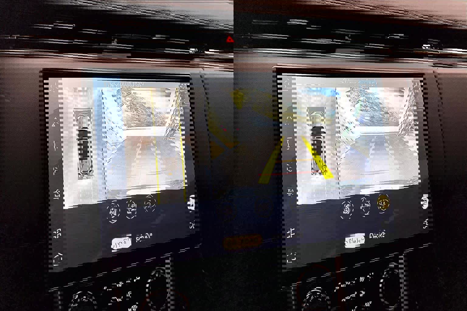 Used 2023 Land Rover Range Rover Long Wheelbase SE image 56