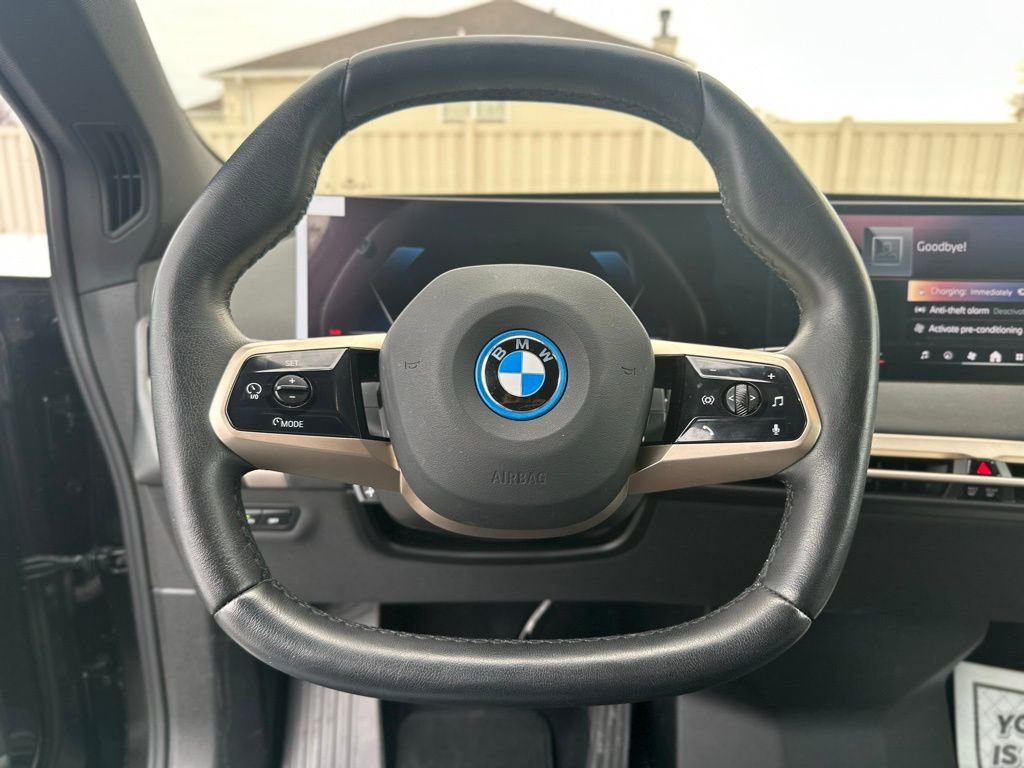Used 2025 BMW iX xDrive50 image 27