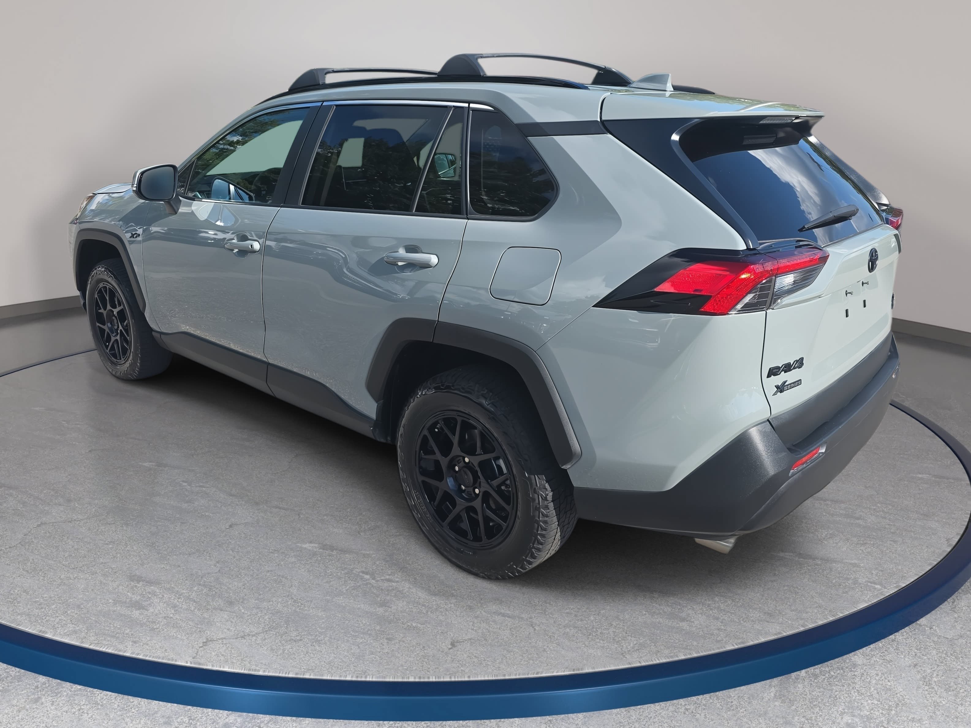 Used 2023 Toyota RAV4 XLE w/ Convenience Package AWD/4WD image 7