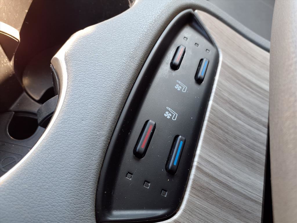 Used 2021 Toyota Venza Limited image 18